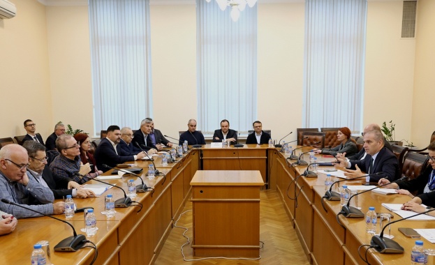 Планираме стартирането на процедура по отдаването на концесия на летище