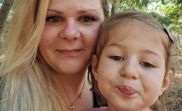 Теодора е 37 годишна жена и майка на 4 годишната Вики Повече