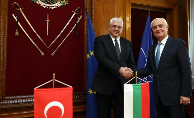 Министърът на отбраната Атанас Запрянов и Н Пр Мехмет Уянък