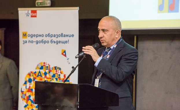 Националният форум Градивни частици на бъдещето организиран от издателство Клет