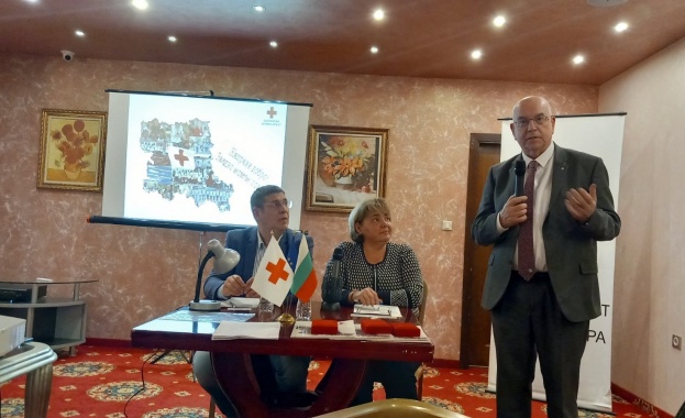 Националният съвет на БЧК удостои със сребърен медал за заслуги знакови лица на Община Стара Загора