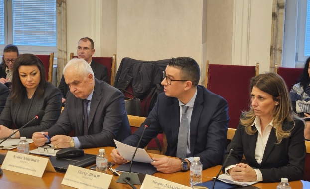 Министър Дилов: Европейските програми за отбранителната индустрия са ключови 