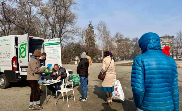 Столична община продължава разделното събиране на с мобилния пункт който