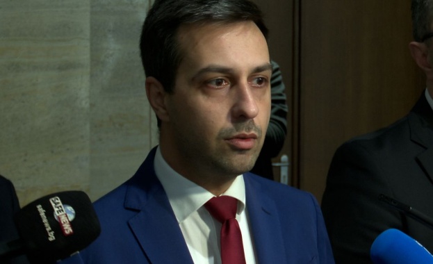 В предаването Панорама по БНТ Деян Николов каза че зад