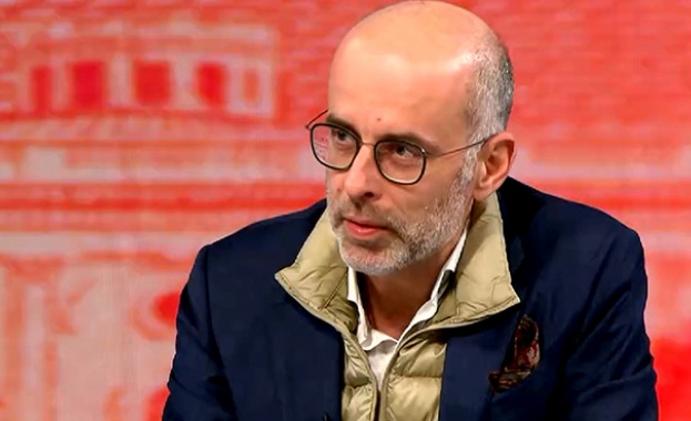 Това е безпрецедентно поведение пред медиите бих казал катастрофално Имаше