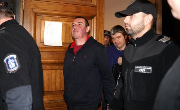 Съдът остави в ареста четиримата задържани след протеста срещу еврото Съдът остави в ареста четиримата задържани след протеста срещу еврото