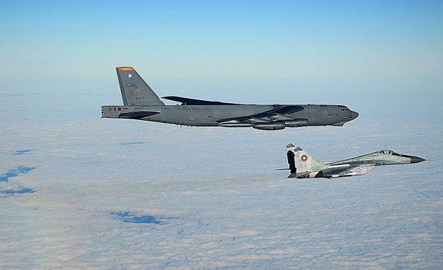 Румъния вдигна изтребители заради дронове по границата с Украйна предаде