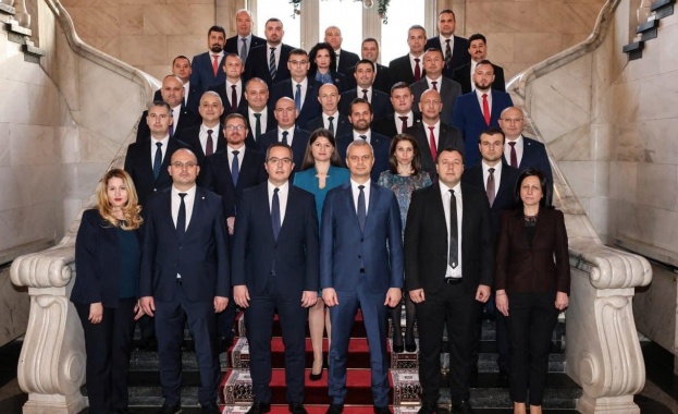 В нощта когато се решаваха най важните финансови параметри на страната