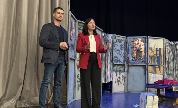 Зам.-кметът на Община Стара Загора Надежда Чакърова и секретарят Николай Диков призоваха младежите към активно участие в превенцията срещу наркотиците