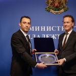 Министър Иван Пешев се срещна с президента на Световния бокс Борис ван дер Ворст