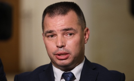 Гл. комисар Антон Златанов: Лошото време все още не позволява евакуация на екипажа на танкера, заседнал край Ахтопол