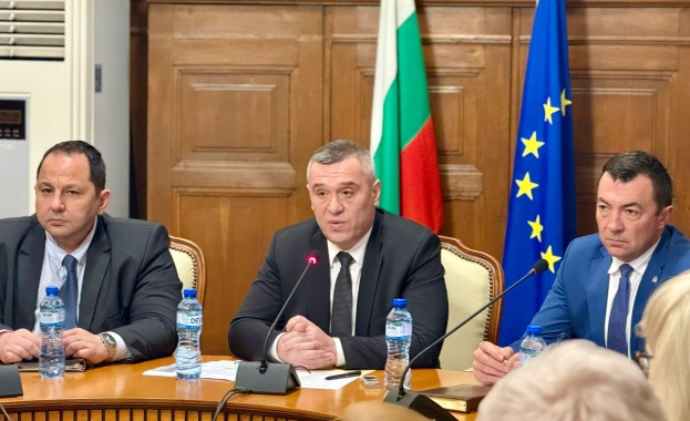 Министърът на земеделието и храните д р Георги Тахов ще