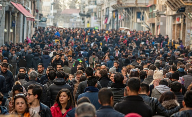 МВнР препоръча на българските граждани да избягват местата с масови