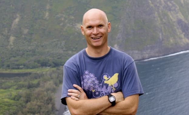 Напусни дома си напусни страната си напусни всичко познато Само