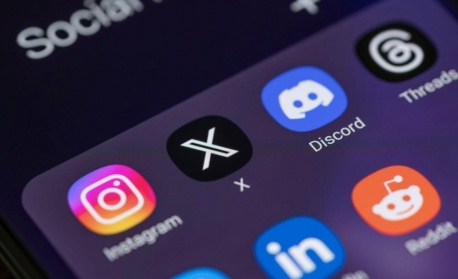 Строг контрол на социалните мрежи в Гърция