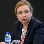 Зорница Русинова: Влизането в еврозоната ще помогне за справянето с дефицита на кадри