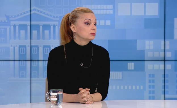 Аделина Радева: Нашата професия е достойна - ние сме там, където са героите ни Аделина Радева: Нашата професия е достойна - ние сме там, където са героите ни