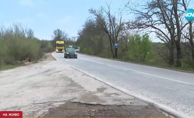 Нова проверка от пътни експерти на фаталния участък край Телиш, където при катастрофа загина 12-годишната Сияна Нова проверка от пътни експерти на фаталния участък край Телиш, където при катастрофа загина 12-годишната Сияна