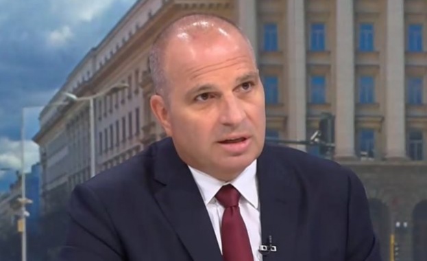 Гроздан Караджов: Губим най-много хора, когато системните нарушители стават все по-дръзки Гроздан Караджов: Губим най-много хора, когато системните нарушители стават все по-дръзки