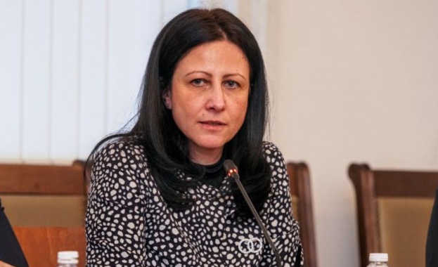 Народните представители Цвета Рангелова Маргарита Махаева и Петър Петров