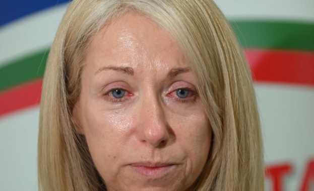 Майката на загиналия Филип: Децата ни умират, загиват по пътищата, няма как да стоим безучастни Майката на загиналия Филип: Децата ни умират, загиват по пътищата, няма как да стоим безучастни
