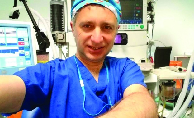 Доктор Петър Димитров е част от екипа, осъществил уникална трансплантация на матка във Великобритания Доктор Петър Димитров е част от екипа, осъществил уникална трансплантация на матка във Великобритания
