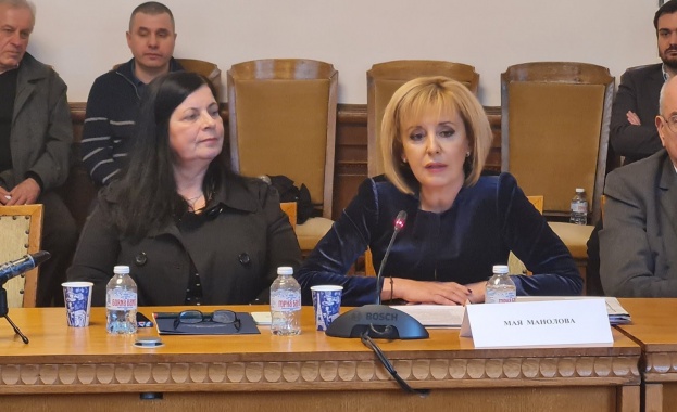 Манолова: Мога да внеса необходимата ангажираност, енергичност, смелост и опит в работата на омбудсмана Манолова: Мога да внеса необходимата ангажираност, енергичност, смелост и опит в работата на омбудсмана