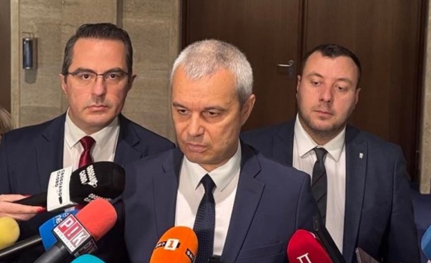 Костадин Костадинов: БСП и ИТН са вече патерици и на Пеевски, не само на ГЕРБ Костадин Костадинов: БСП и ИТН са вече патерици и на Пеевски, не само на ГЕРБ