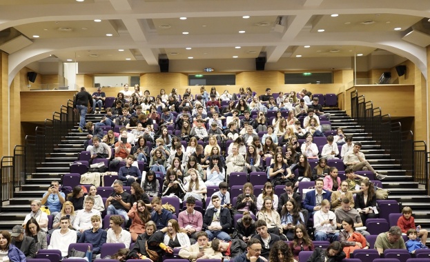 Заместник министърът на младежта и спорта Петър Младенов участва в десетото