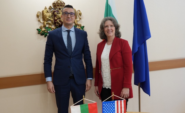 Задълбочаване на икономическото партньорство обсъдиха министър Дилов и временно управляващата посолството на САЩ у нас Сюзън Фалатко