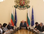 След оставката на кабинета. Как „гласът“ на улицата отекна по върховете на държавата