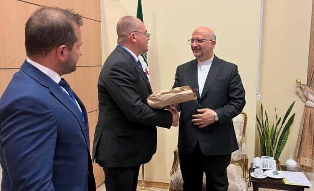 Делегация на “Възраждане” се завърна от Иран, където беше по покана на иранските власти