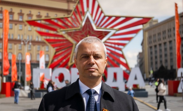 Костадинов от Червения площад в Москва: Да гледаш парада на руската армия и представителни части от още 11 армии от почти първия ред е нещо, което пожелавам на всеки Костадинов от Червения площад в Москва: Да гледаш парада на руската армия и представителни части от още 11 армии от почти първия ред е нещо, което пожелавам на всеки