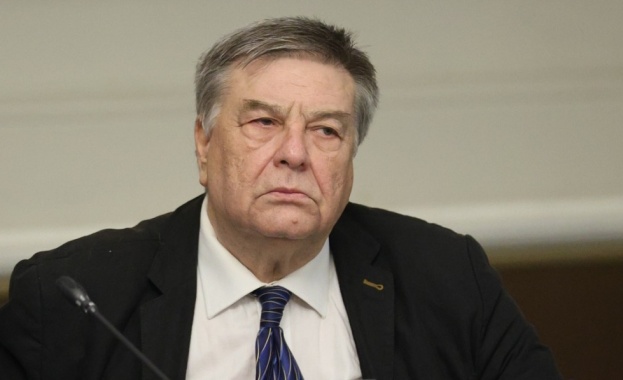 Здравко Попов: Кризата във Франция е всеобща