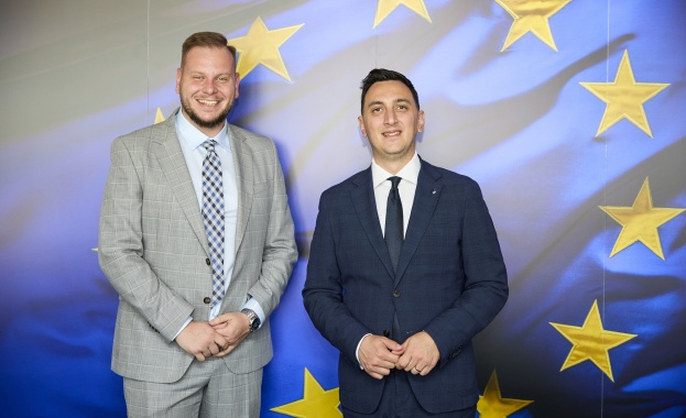 Заместник министърът на младежта и спорта Петър Младенов проведе работна среща