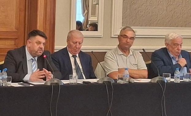 Няма да загубим идентичност ако приемем еврото защото нашата идентичност