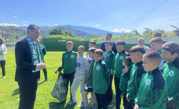 Министърът на младежта и спорта Иван Пешев посети община Кресна