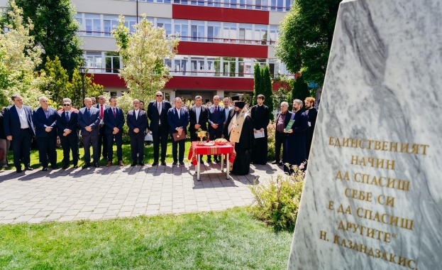 Пирогов почете всички служители на болницата отдали живота си на