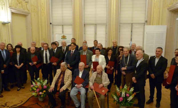 На официална церемония в Балната зала на Национална галерия