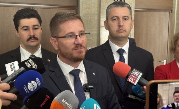 На брифинг в Народното събрание народният представител от Възраждане Димо