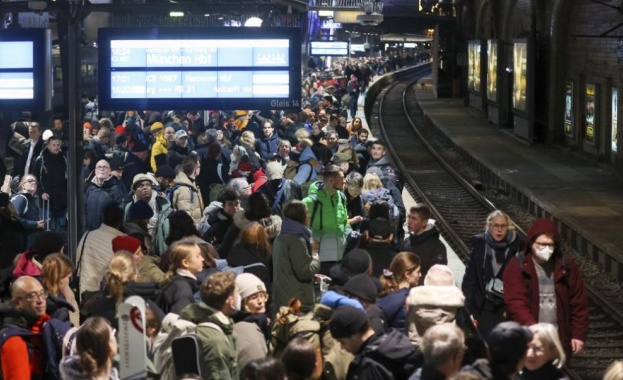 17 души са ранени при нападението с нож на централната