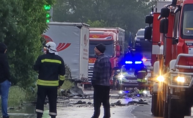 Тежка катастрофа между тир и кола край Кресна, има загинал