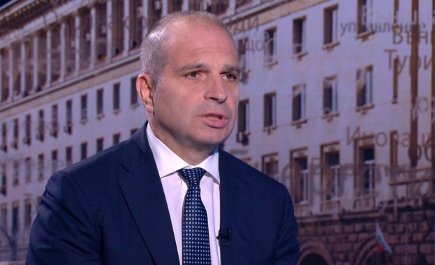 Гроздан Караджов: Не мога да гарантирам, че бързите влакове винаги ще са точни и комфортни, Но няма да спра да полагам усилия това да е всекидневие Гроздан Караджов: Не мога да гарантирам, че бързите влакове винаги ще са точни и комфортни, Но няма да спра да полагам усилия това да е всекидневие