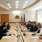 Възможностите за позициониране на корейски компании в индустриалните зони у нас обсъдиха министър Дилов и корейският посланик в България