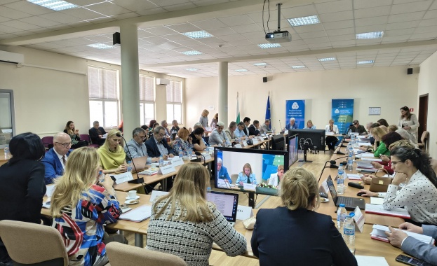 1 8 млн души или около 30 от населението на България