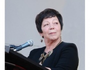 Почина писателката Божана Апостолова