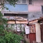 Граждани искат премахването на незаконна пристройка към блока им