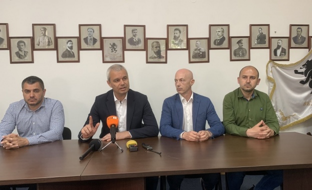 Костадин Костадинов, „Възраждане“: Евродепутати защитават антибългарски позиции в Македония