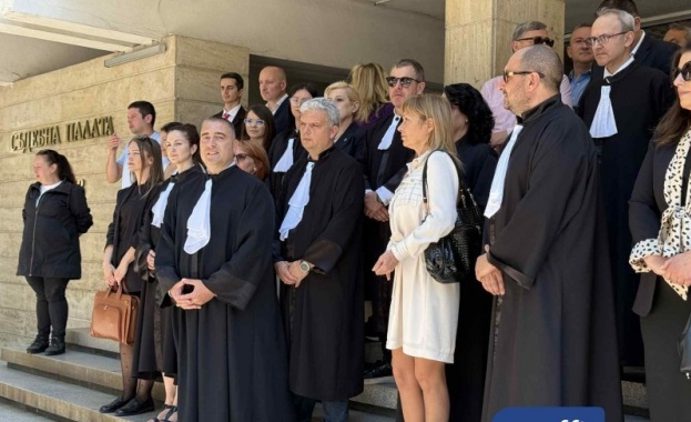 Адвокати от Пловдив излизат на протест Точно в 12 ч
