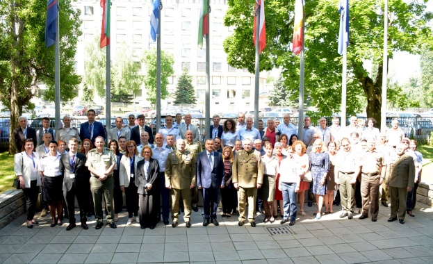 Заместник министърът на отбраната Радостин Илиев откри годишната конференция на Центъра